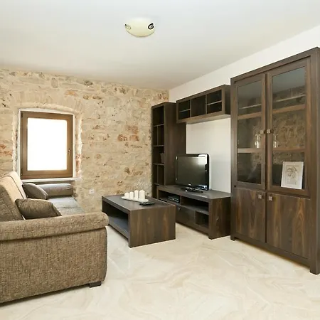 Apartment Gita *